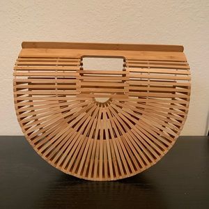 Wooden beach handbag